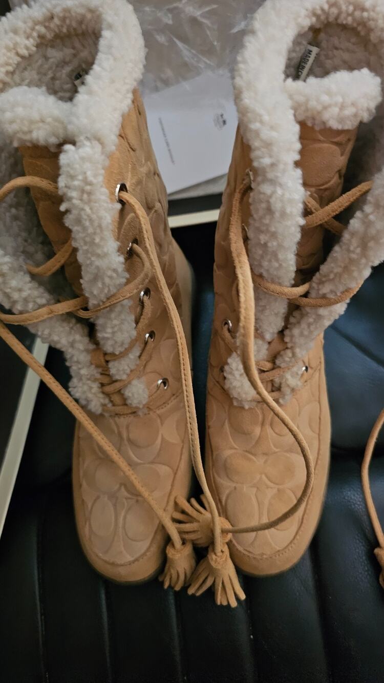 NIB Coach Size 6 1/2 M Shearling lined - STyle Tuesday